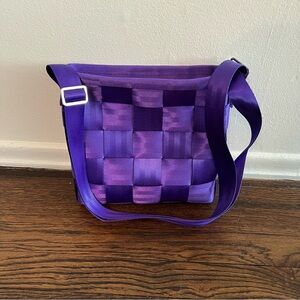 Harveys seatbelt mini messenger bag in Iris Purple RARE